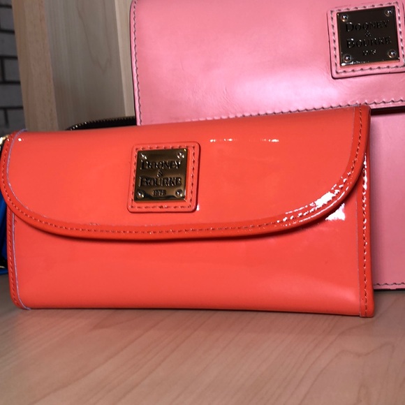 Dooney & Bourke Handbags - DOONEY AND BOURKE WALLET ORANGE PATENT LEATHER